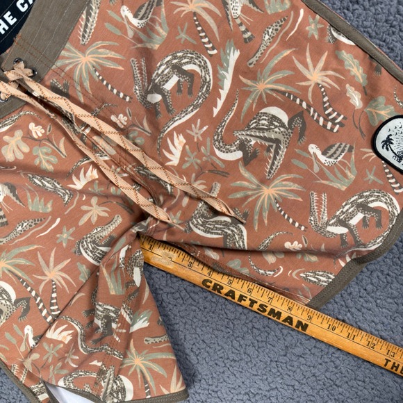 Howler Brothers Alligator Palm Print Board Shorts Mens 33 Swim Trunks Drawstring - Picture 9 of 11